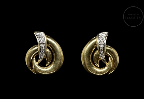 Pendientes de oro amarillo de 18 kt con diamantes
