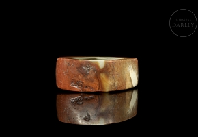 Colgante de jade tallado, cultura Hongshan