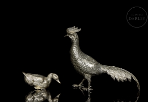 Dos figuras de plata