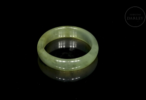 Esclava circular de jade tallado, s.XX