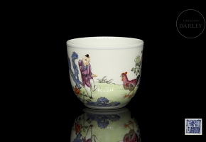 Glazed porcelain cup ‘Landscape and poem’, with Qianlong seal