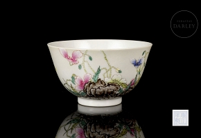 Polychrome porcelain bowl ‘Butterfly’, with Yongzhen seal