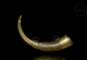 Polvorera de asta y bronce, Asia, s.XIX