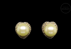 Pendientes de oro amarillo de 18 kt con perlas y diamantes