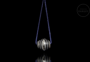 Antigua cuenta de ágata negra tallada