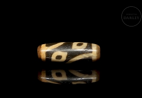 Agate Dzi bead ‘Buddha's Eye’, Tang dynasty