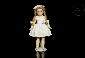 Muñeca de porcelana de formato vitrina 