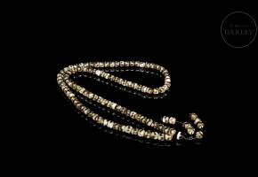 ‘Mala’ necklace with agate beads, Tang style