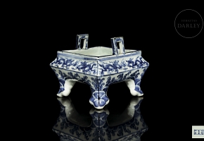 Incensario de porcelana esmaltada