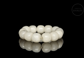 Bracelet with thirteen jade beads, 20th century