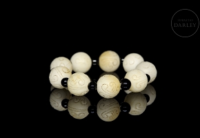 Jade bead bracelet, 20th century