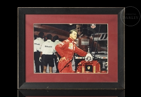 Fotografía firmada por Michael Schumacher, Scuderia Ferrari F1, ca. 1997-2000