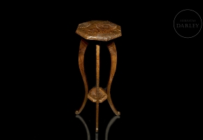 Pedestal de dos niveles para Liberty & Co., circa 1900–1910