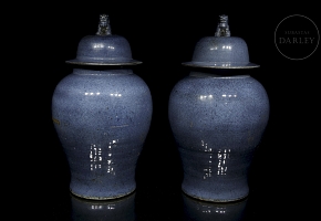 Pareja de tibores de porcelana vidriada, s.XX