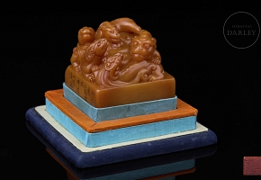 Tianhuang stone seal ‘Beast with Young’, Qing dynasty