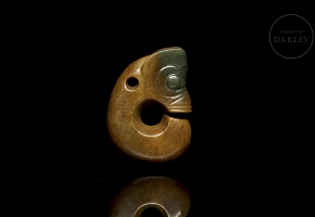 Colgante de jade tallado