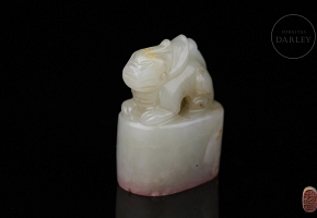 Hetian white jade oval seal ‘Beast’, Qing dynasty