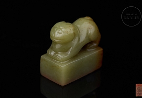 Yellow jade seal ‘Beast in reverence’, Qing dynasty