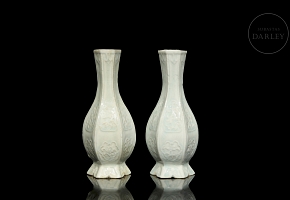 Pair of Qingbai glazed porcelain vases, Song style