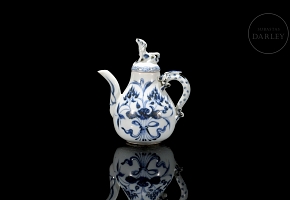 Blue and white porcelain wine jug, ‘Flowers and Beasts’ style, Yuan dynasty