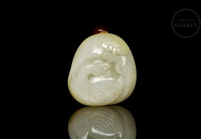 Jade pendant ‘Bird with lingzhi’, Qing dynasty