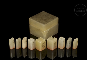 Juego de nueve sellos con caja de jade, dinastía Qing