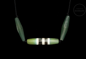Collar de tres Dzi de ágata, dinastía Liao
