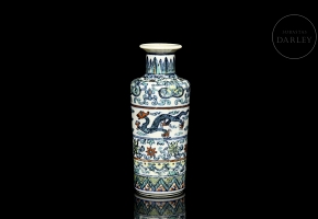 Small enameled “Dragon” vase, Qing dynasty