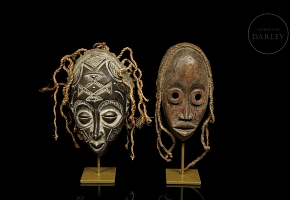 Pareja de máscaras ceremoniales africanas, s.XX