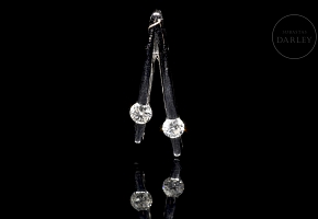 Colgante de oro blanco de 18K con diamantes
