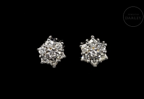 Yellow gold ‘Flower’ earrings with diamonds