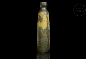 Jarrón de vidrio camafeo, estilo Art Noveau, firmado Lavieh, c. 1900