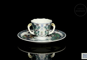 Porcelain cup and saucer set ‘Dragon and Phoenix’, marked Chenghua
