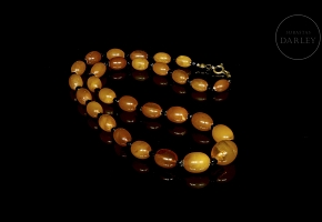 Collar con cuentas de ámbar