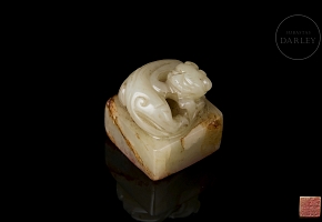 Hetian jade seal ‘Sleeping Dragon’, Qing dynasty