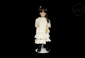 Muñeca de porcelana de carácter 