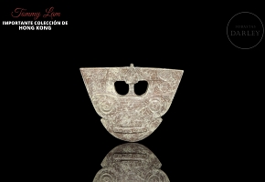 Colgante de jade tallado