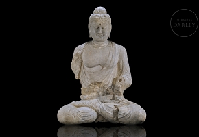 Gran figura de piedra tallada