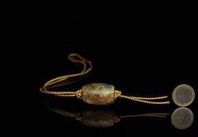 Cuenta de jade tallado, cultura Hongshan