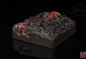 Nanhong agate seal ‘Clouds and Dragons’, Qing dynasty