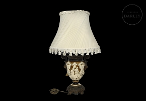 Lámpara de sobremesa de porcelana y bronce