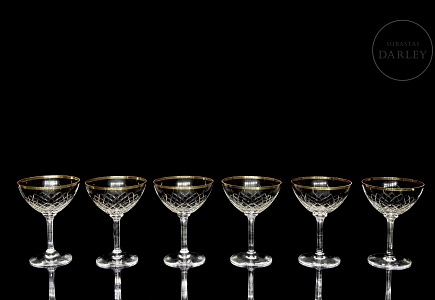 Conjunto de seis copas de licor con filo dorado, s.XX