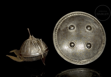 Casco Khula Khud y Sipar con incrustaciones de oro y plata. s. XIX
