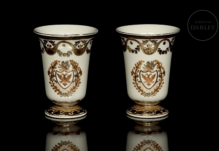 Pareja de jarrones de porcelana
