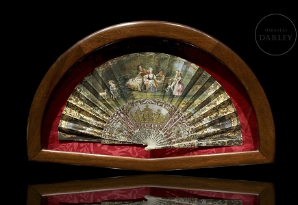 Abanico de nácar con escena romántica. s.XIX
