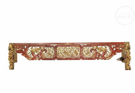 Cubre cortinas de madera lacada