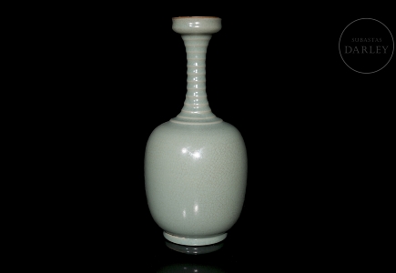 Jarrón de porcelana con esmalte 