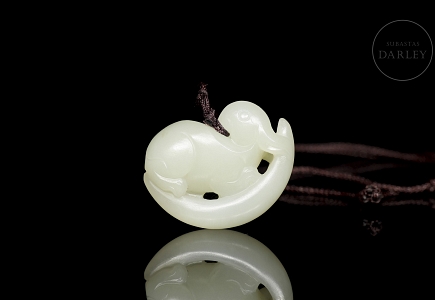 Colgante de jade blanco “Luna y conejo”, s. XX
