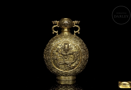 Jarrón de bronce dorado 