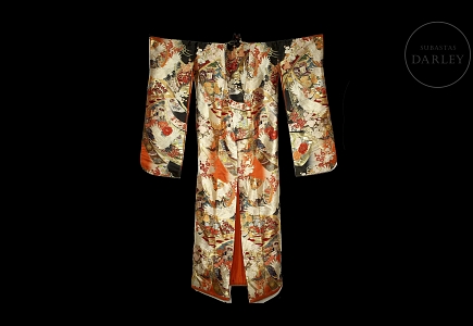 Uchikake matrimonial de seda bordada, s.XXI